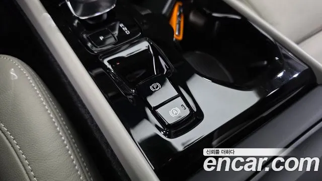 Volvo XC40 — Фото автомобиля 26