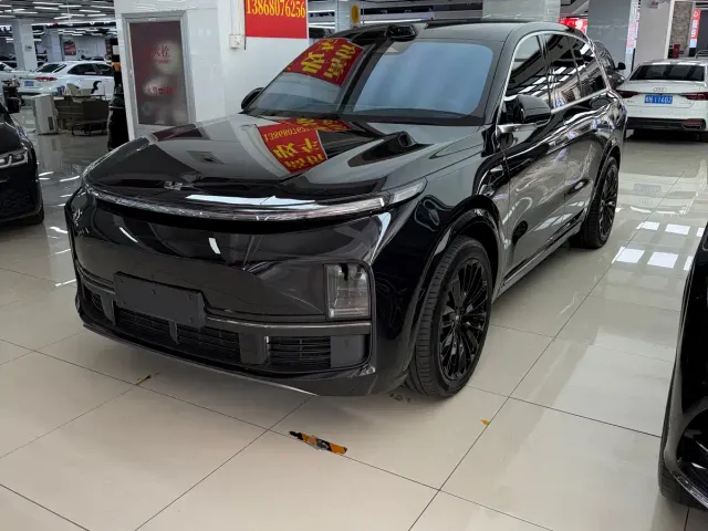Li Auto L8 — Фото автомобиля 3