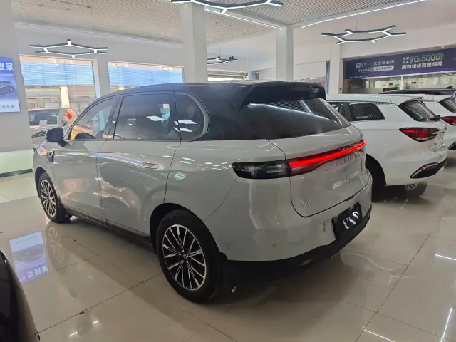 Leapmotor B10 — Фото автомобиля 22