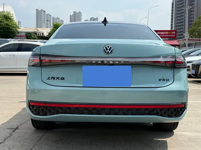 Volkswagen Passat — Фото автомобиля 6