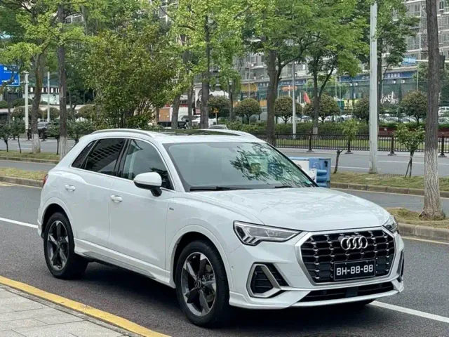 Audi Q3 — Фото автомобиля 3