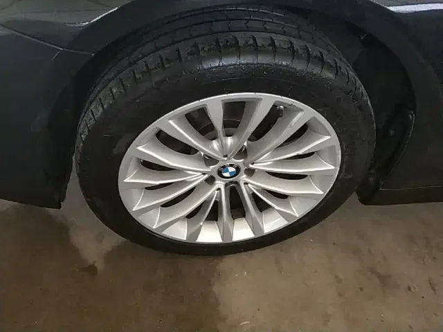 BMW 5 Series — Фото автомобиля 22