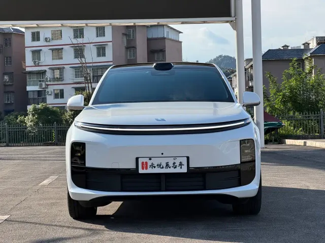 Li Auto L6 — Фото автомобиля 2
