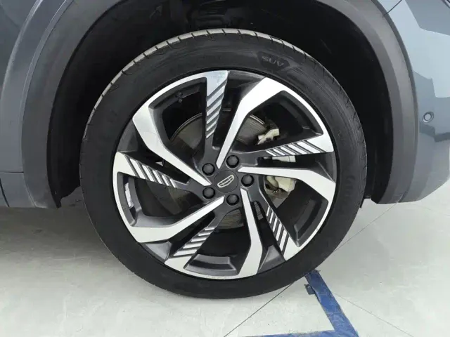 Geely Xingyue L — Фото автомобиля 6