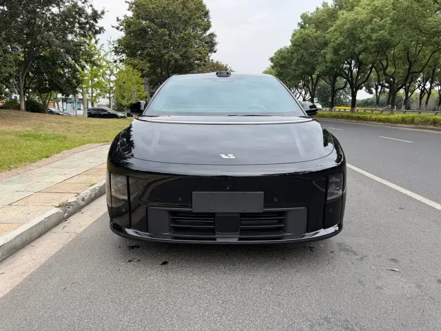 Li Auto i6 — Фото автомобиля 2