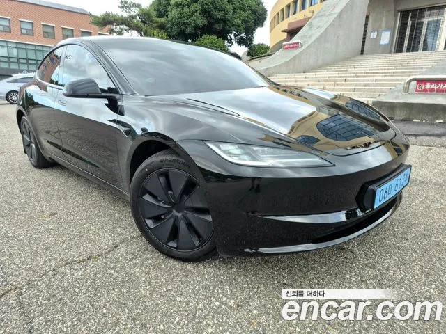 Tesla Model 3 — Фото автомобиля 14