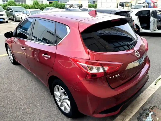 Nissan Tiida — Фото автомобиля 4