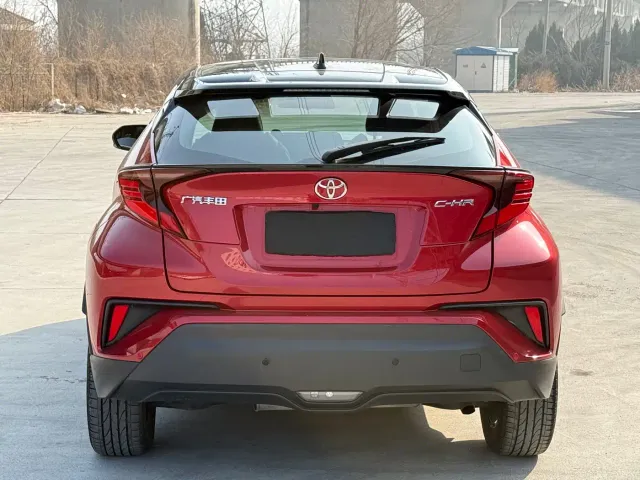 Toyota C-HR — Фото автомобиля 6
