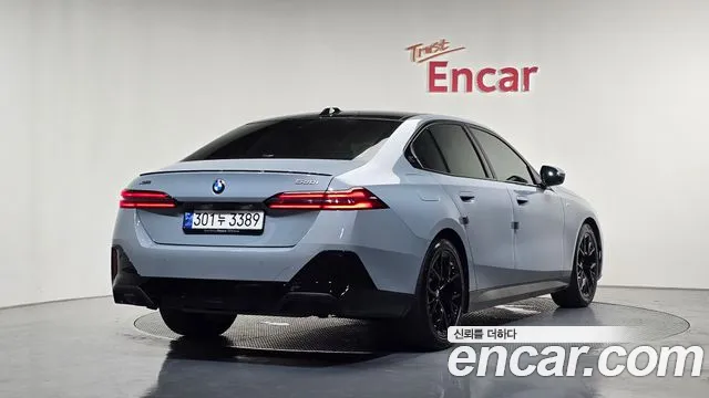BMW 5-Series — Фото автомобиля 2