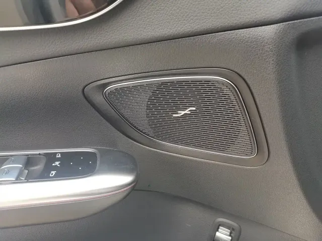 Mercedes-Benz C-Class — Фото автомобиля 11