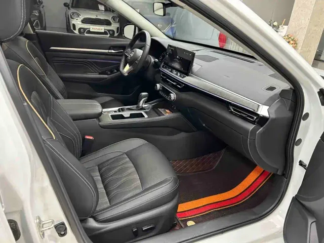 Nissan Teana — Фото автомобиля 18