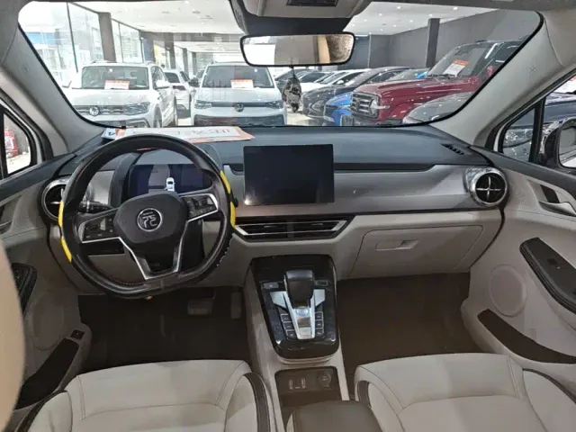 BYD Yuan Pro — Фото автомобиля 9