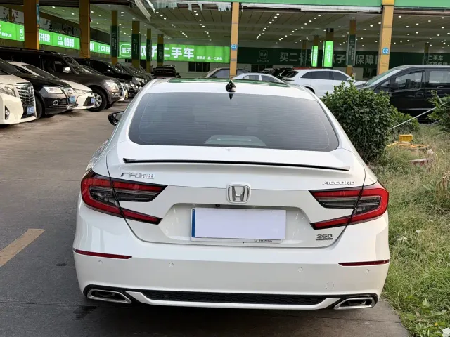 Honda Accord — Фото автомобиля 12