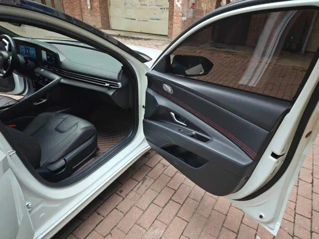 Hyundai Elantra — Фото автомобиля 18