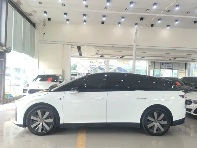 Li Auto i6 — Фото автомобиля 8