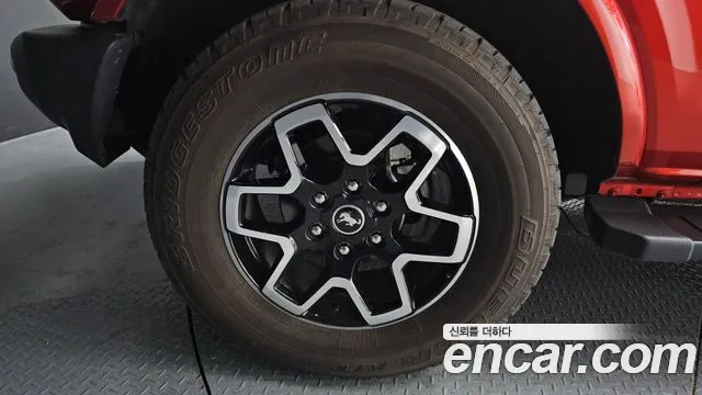 Ford Bronco — Фото автомобиля 5