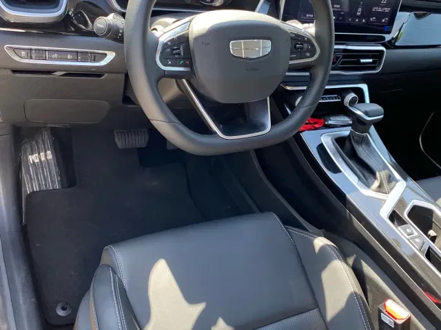 Geely Binyue — Фото автомобиля 5