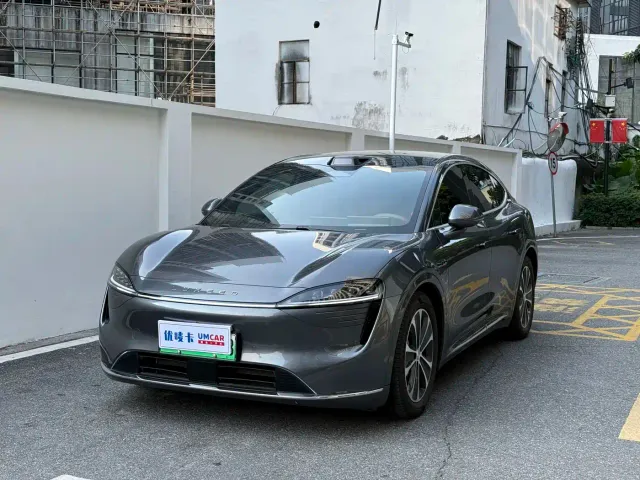 Фотография автомобиля — Luxeed R7