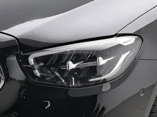 Mercedes-Benz E-Class — Фото автомобиля 7