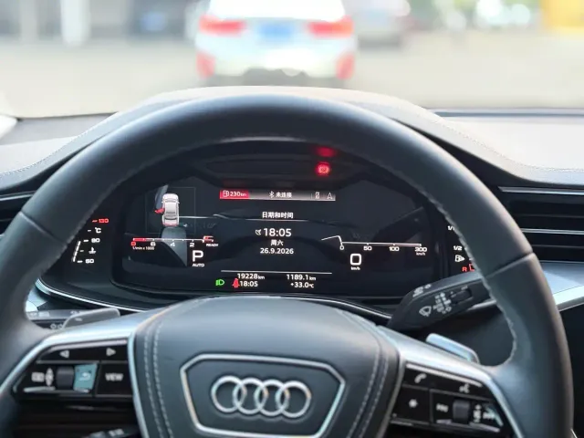 Audi A7L — Фото автомобиля 10
