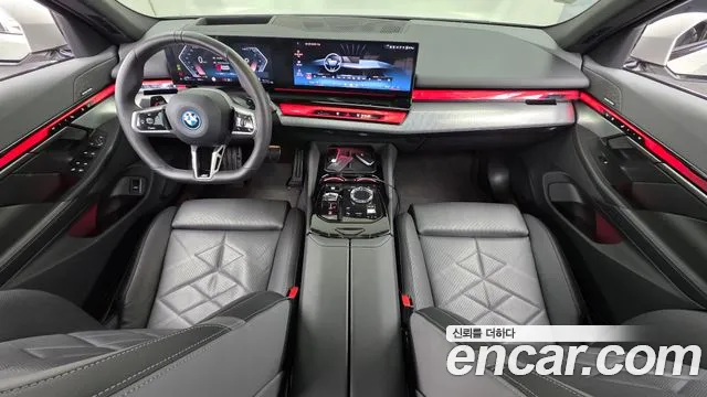 BMW 5 Series — Фото автомобиля 10