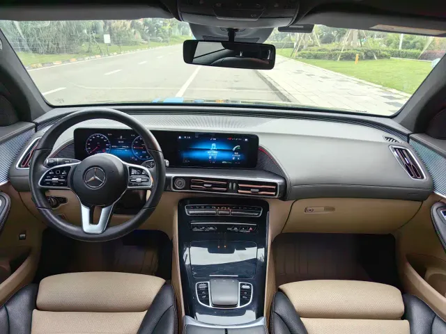 Mercedes-Benz EQC — Фото автомобиля 7