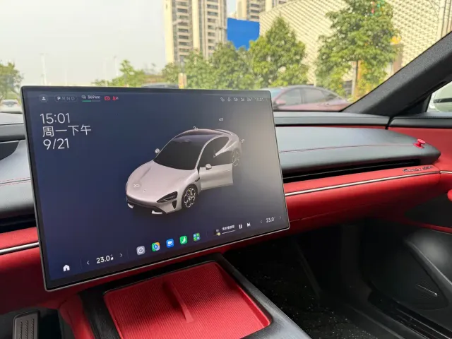 Xiaomi SU7 — Фото автомобиля 14
