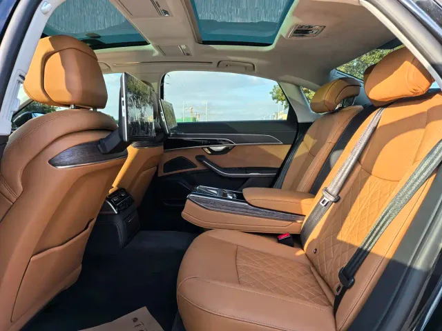 Audi A8 — Фото автомобиля 8