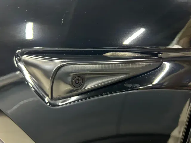 Tesla Model Y — Фото автомобиля 12