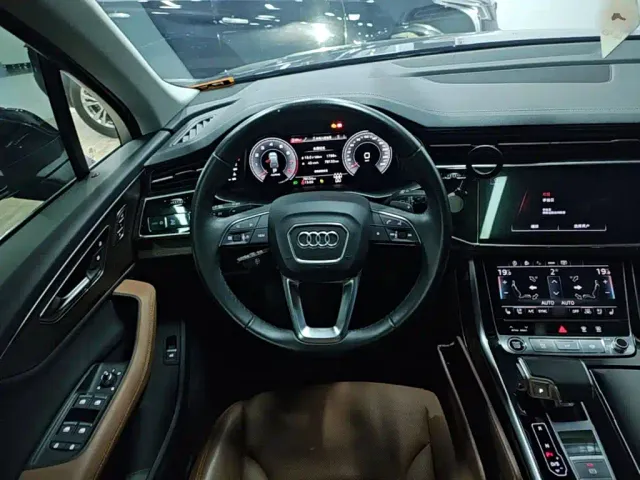Audi Q7 — Фото автомобиля 10