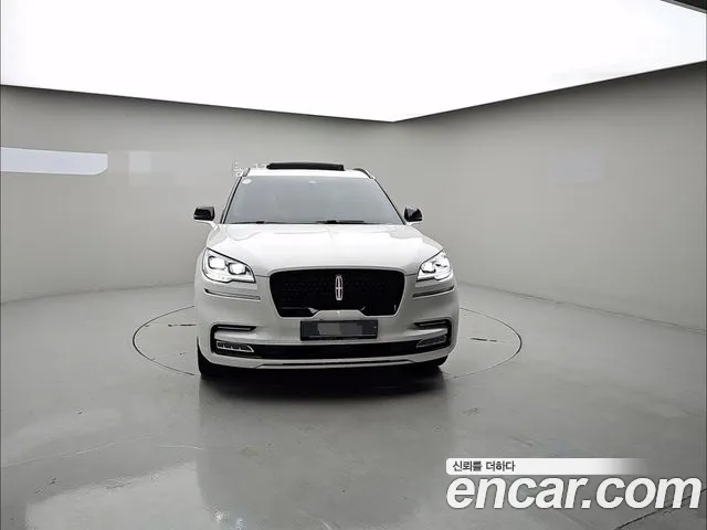 Lincoln Aviator — Фото автомобиля 2