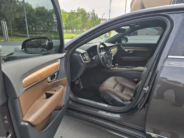 Volvo S90 — Фото автомобиля 7