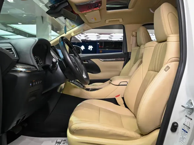Toyota Alphard — Фото автомобиля 13