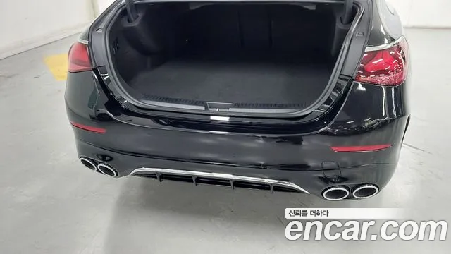 Mercedes-Benz E-Class — Фото автомобиля 11