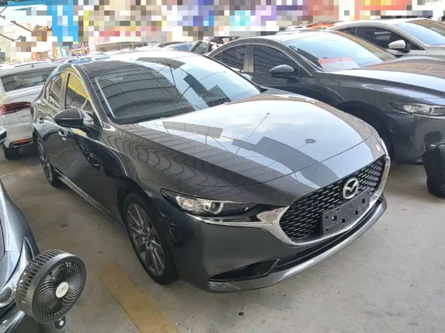 Mazda Axela — Фото автомобиля 3