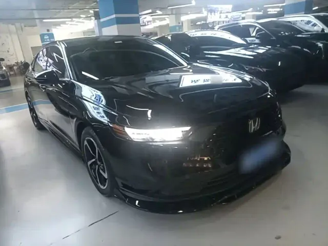 Honda Accord — Фото автомобиля 3