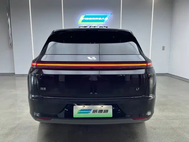 Li Auto L7 — Фото автомобиля 6
