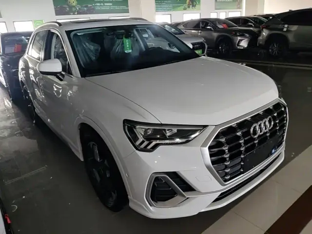 Audi Q3 — Фото автомобиля 3