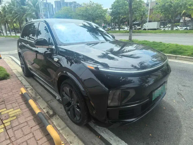 Li Auto L9 — Фото автомобиля 2