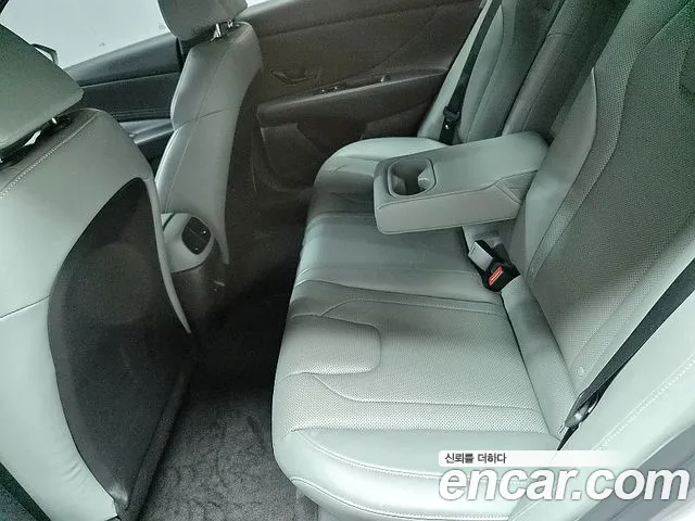 Hyundai Avante CN7 — Фото автомобиля 10