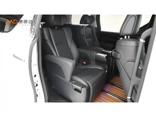 Toyota Vellfire — Фото автомобиля 8