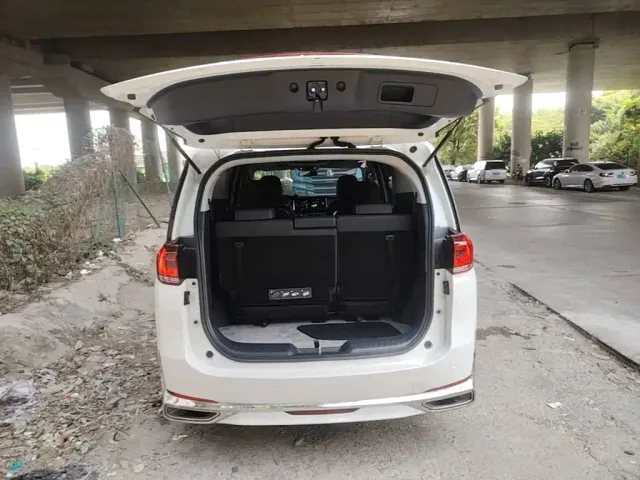 GAC Trumpchi M8 — Фото автомобиля 18