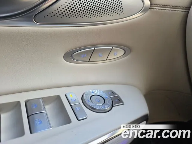 Genesis GV70 — Фото автомобиля 16