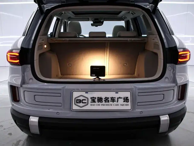 Geely ICON — Фото автомобиля 16
