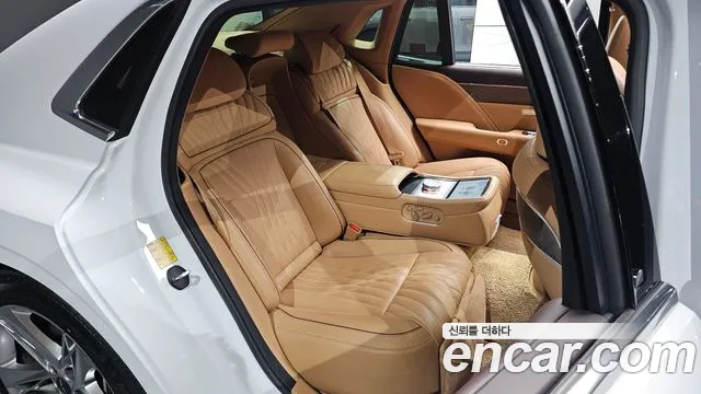 Genesis G90 Бензин 3.5 турбо AWD — Фото автомобиля 10