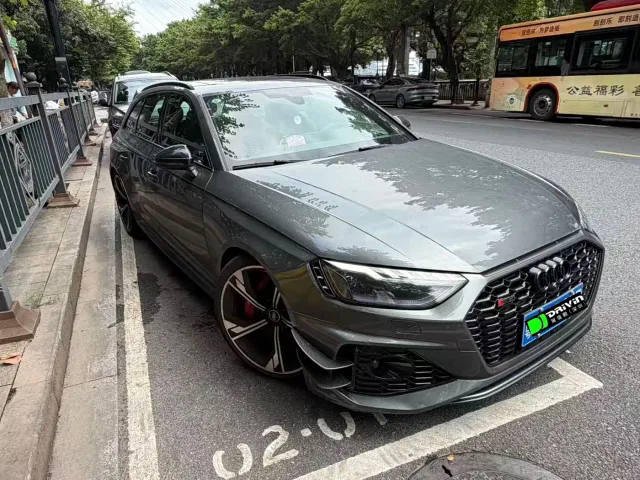 Audi RS 4 — Фото автомобиля 2