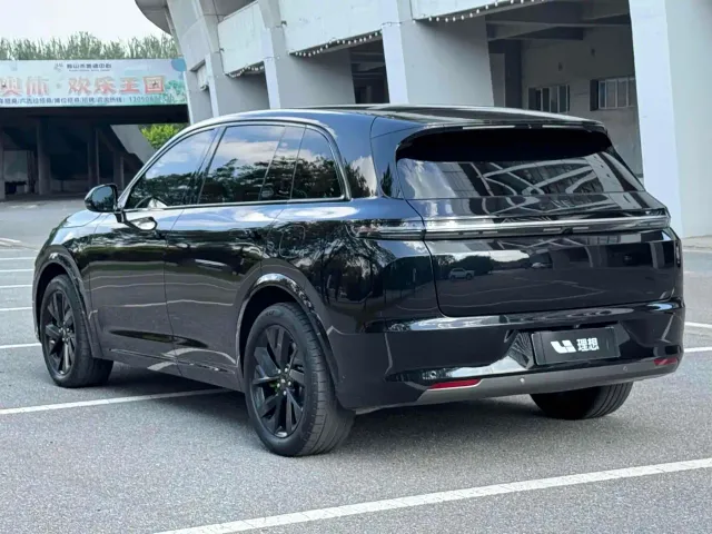 Li Auto L7 — Фото автомобиля 6