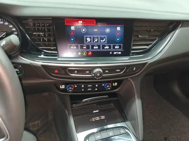Buick Regal — Фото автомобиля 14