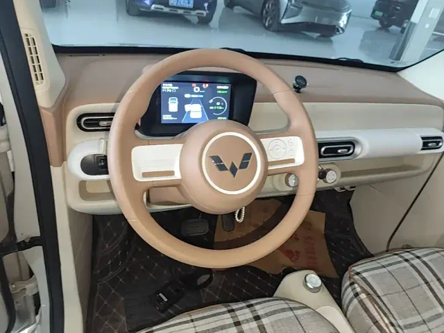 Wuling Hongguang Mini EV — Фото автомобиля 10