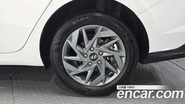 Hyundai AVANTE Новый Avante (CN7) — Фото автомобиля 21